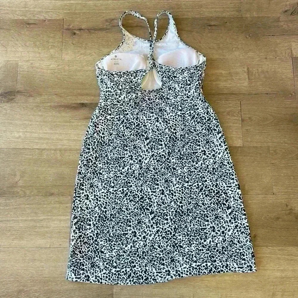 Athleta Zimbabwe High Neck Swim Dress. Women’s size 36 B/C. Excellent condition. - Picture 3 of 5